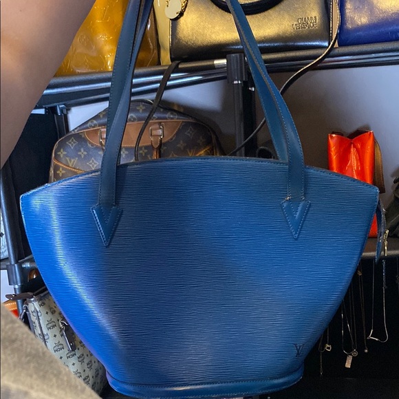 LV ST JACQUES AS SHOWN ON LIVE - Picture 1 of 1